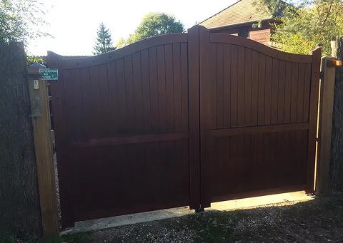 portail bois sur mesure à Versailles dans les Yvelines 78